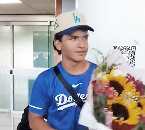 MEXICANO DE 14 AÑOS FIRMA CON LOS DODGERS