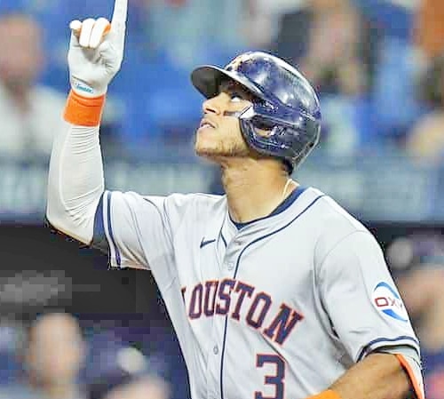 ASTROS MÁS CERCA DE OCTAVOS PLAYOFFS AL HILO