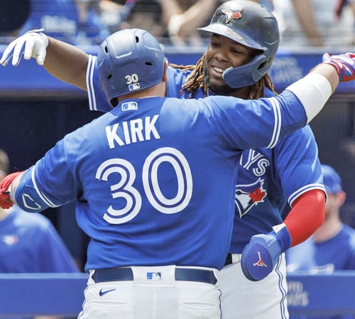 TORONTO BARRE A YANKEES Y LES QUITA EL LIDERATO