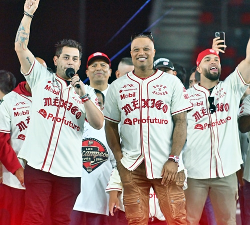 “HAPER” PONE A ROBINSON CANÓ CONTRA LA PARED