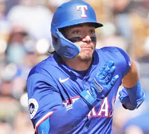 ALEJANDRO OSUNA CUMPLE 50 JUEGOS EN MLB