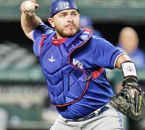 ALEJANDRO KIRK FAVORITO PARA GANAR GUANTE DE ORO