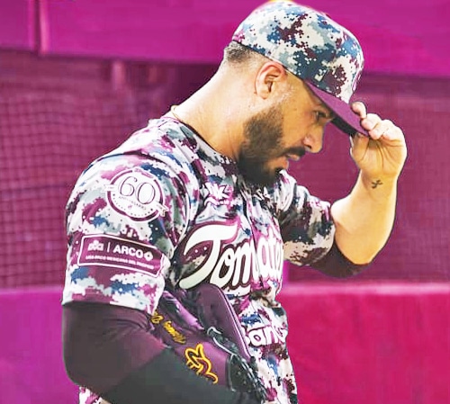 MANNY BARREDA LE CUMPLE A SU NUEVO MÁNAGER