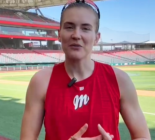 LLEGA PECKOVA Y PITCHEO ESCARLATA ES MÁS FUERTE