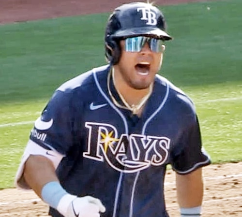 ARANDA IMPONE CONSTANCIA DE BAT DE ÉLITE