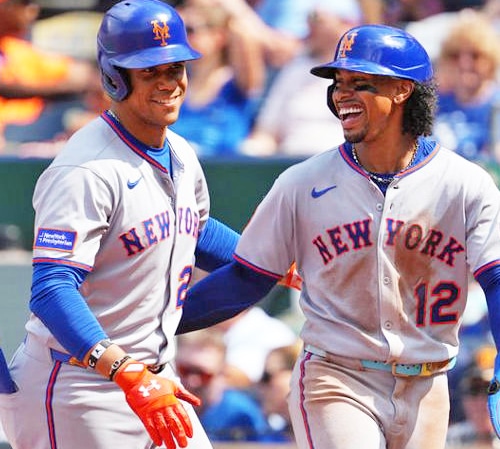 REGRESA UNO Y SE VA EL OTRO EN EL MISMO JUEGO