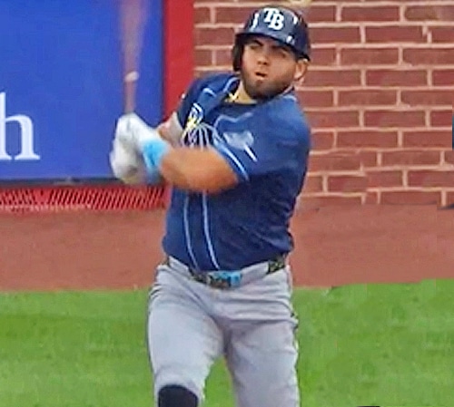 52 HITS EN 52 JUEGOS PARA JONATHAN ARANDA