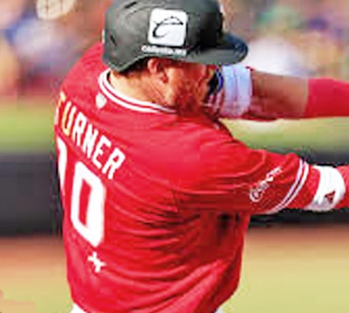 CON TURNER FUERTE… TOROS LUCEN CADA VEZ MEJOR