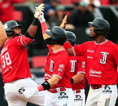 TOROS EMBISTEN: CINCO SERIES… CINCO GANADAS
