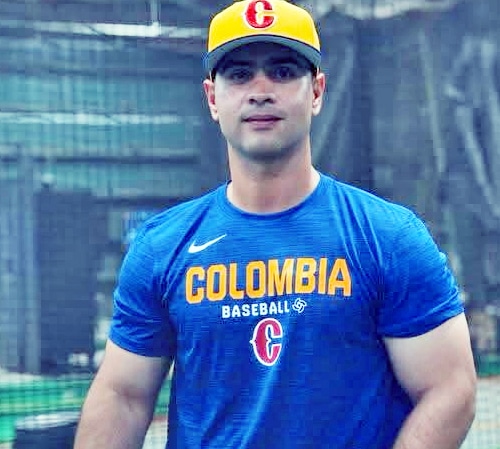DE COLOMBIA Y CON 39 AÑOS… MÁNAGER DE YAQUIS