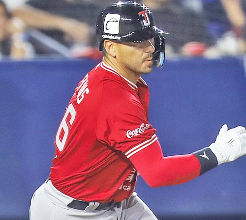 EL MEJOR BATEADOR DE TOROS BATEÓ DE 4-4
