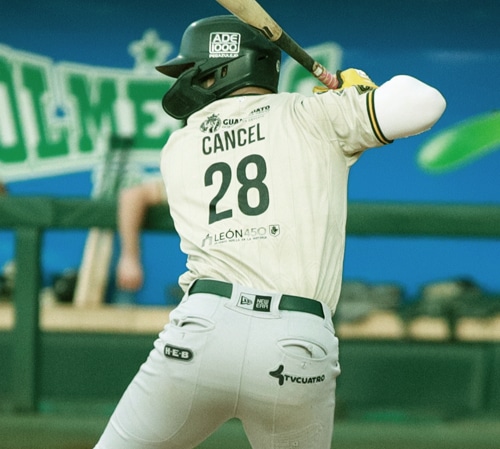 ¡EL CAMPEÓN DE JONRONES YA PEGÓ EN PLAYOFFS!