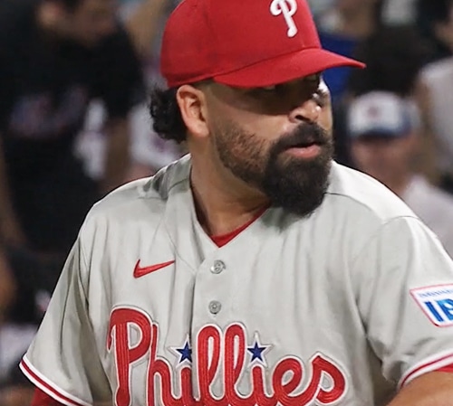 ¡UN DÍA DESPUÉS… URQUIDY SE LUCIÓ CON PHILLIES!