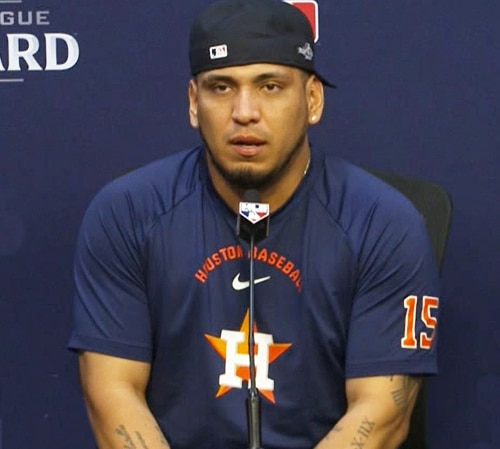 SIEMPRE QUE JUEGA PLAYOFFS, PAREDES RESPONDE CON HIT